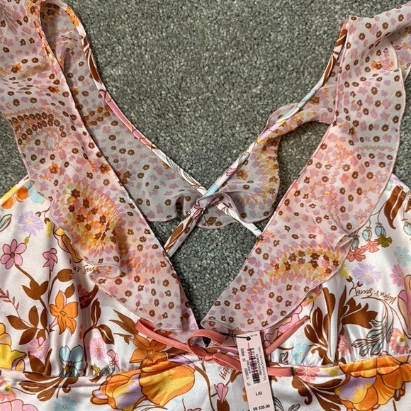 NWT Victoria’sSecrets Floral silky strappy pajama/lingerie Top - Pink and Orange - Picture 5 of 11
